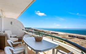 1Bdr Apartment W/Beach View By Lovelystay
